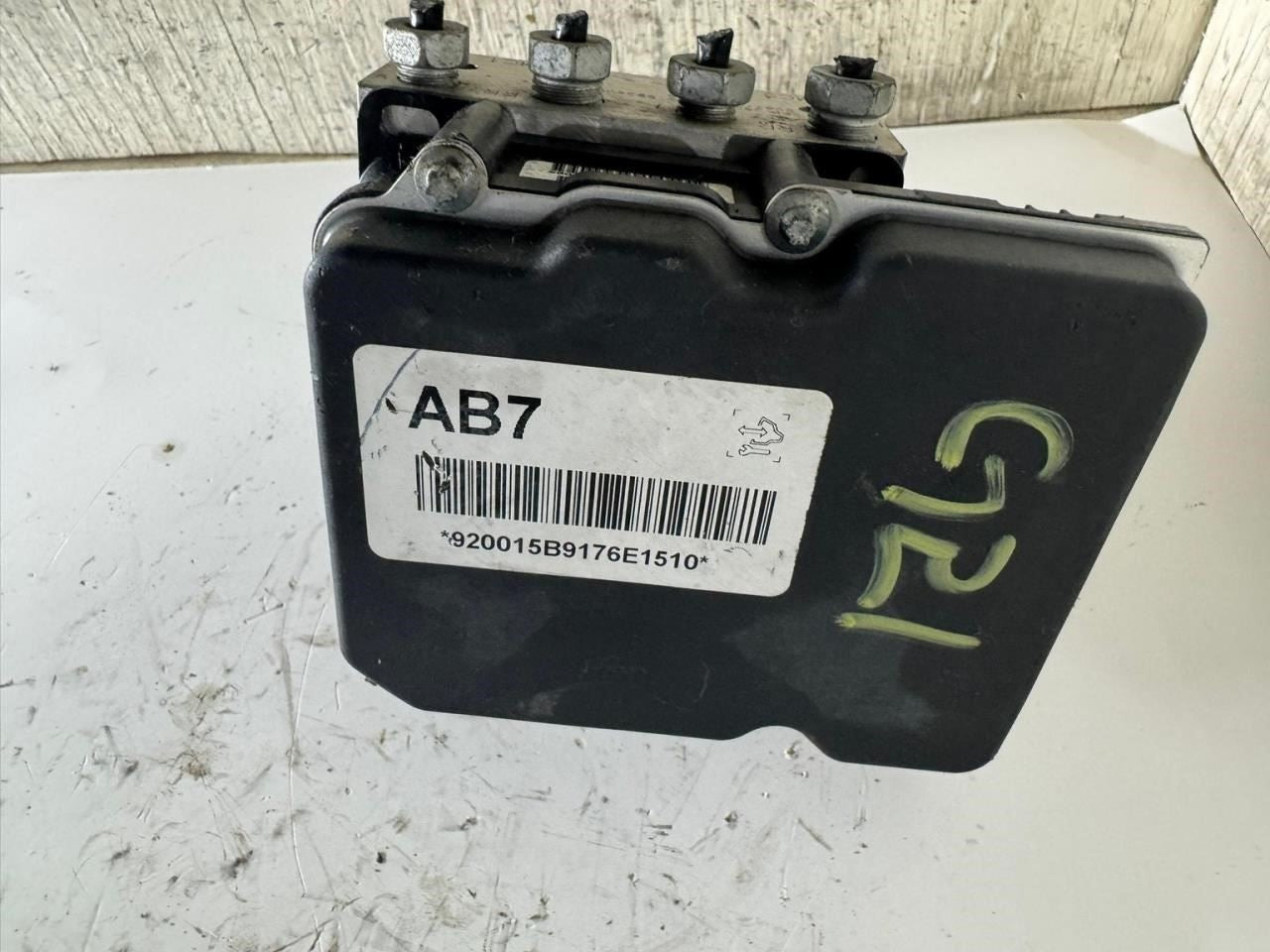 10-11 CAMARO ABS Pump Anti Lock Brake Module - 2240015