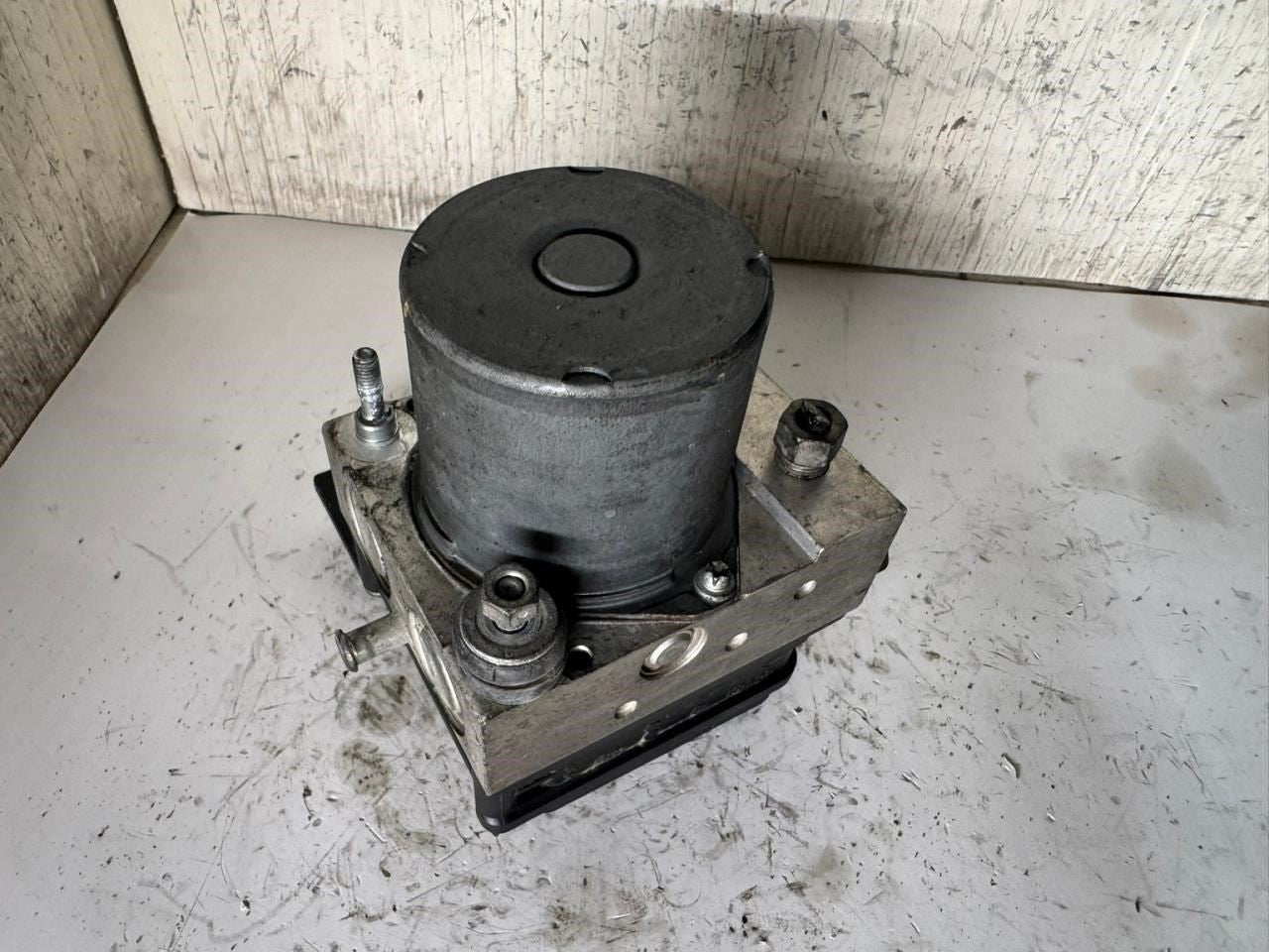 2008 OUTLOOK ABS Pump Anti Lock Brake Module - 25812784