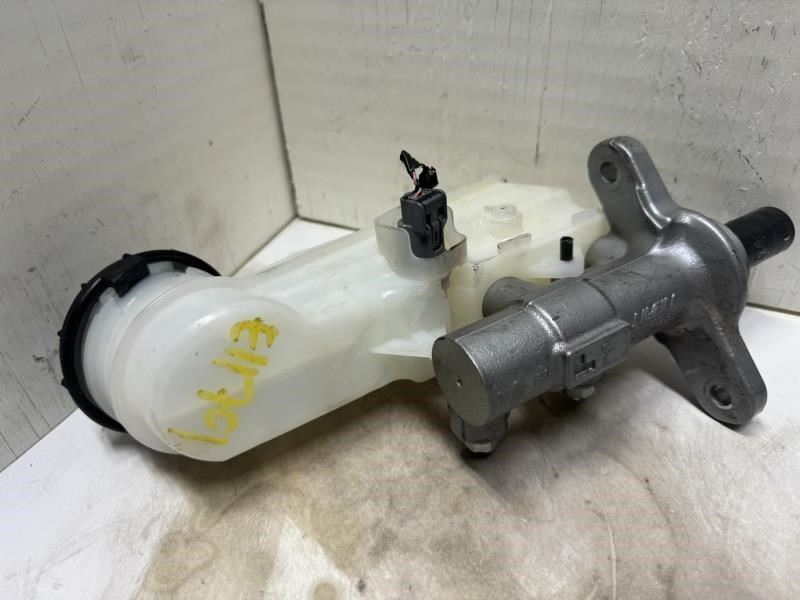 23 CIVIC BRAKE MASTER CYLINDER WITH RESERVOIR TANK