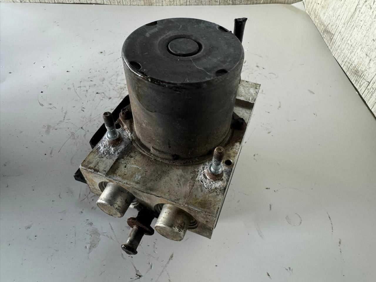 2008 ESCALADE ABS Pump Anti Lock Brake Module - 15834127