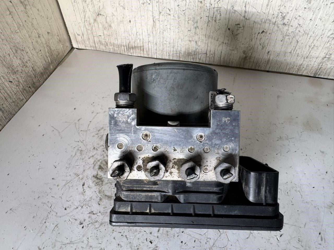 2015 CTS ABS Pump Anti Lock Brake Module - 23122240