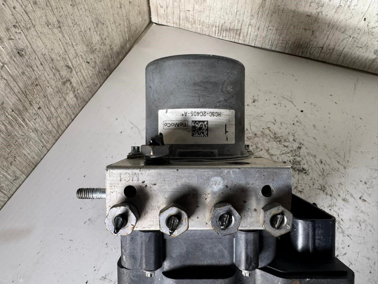 17-18 FORD F250 ABS Pump Anti Lock Brake Module - HC3C-2C405-A