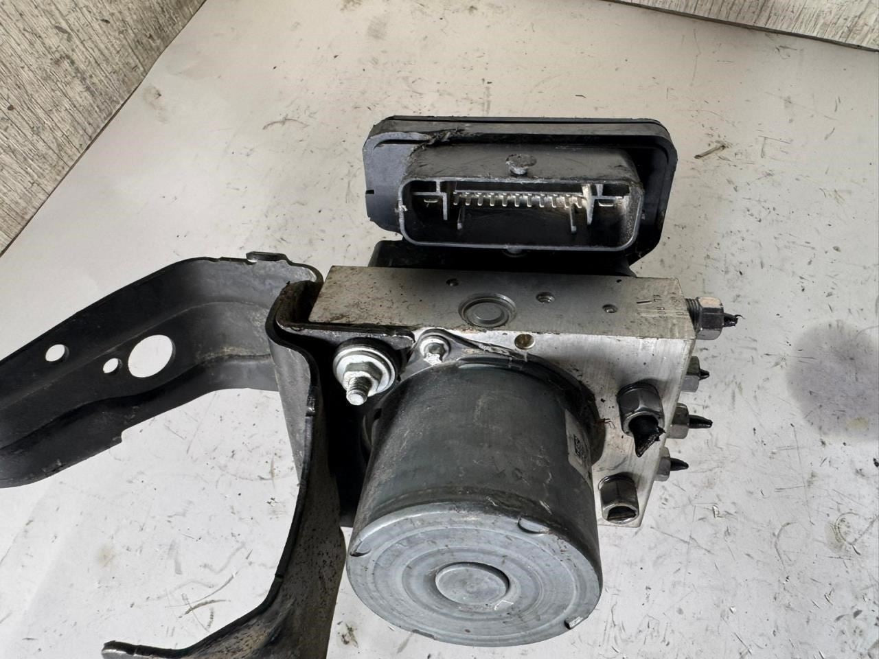 2014 CHEROKEE ABS Pump Anti Lock Brake Module - P04779899AG