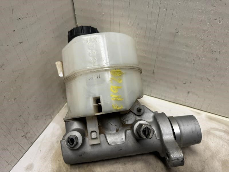 17-20 FORD F250SD PICKUP BRAKE MASTER CYLINDER WITH RESERVOIR TANK