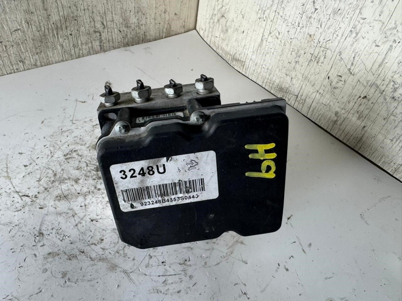 2014 TRAVERSE ABS Pump Anti Lock Brake Module - 22893248