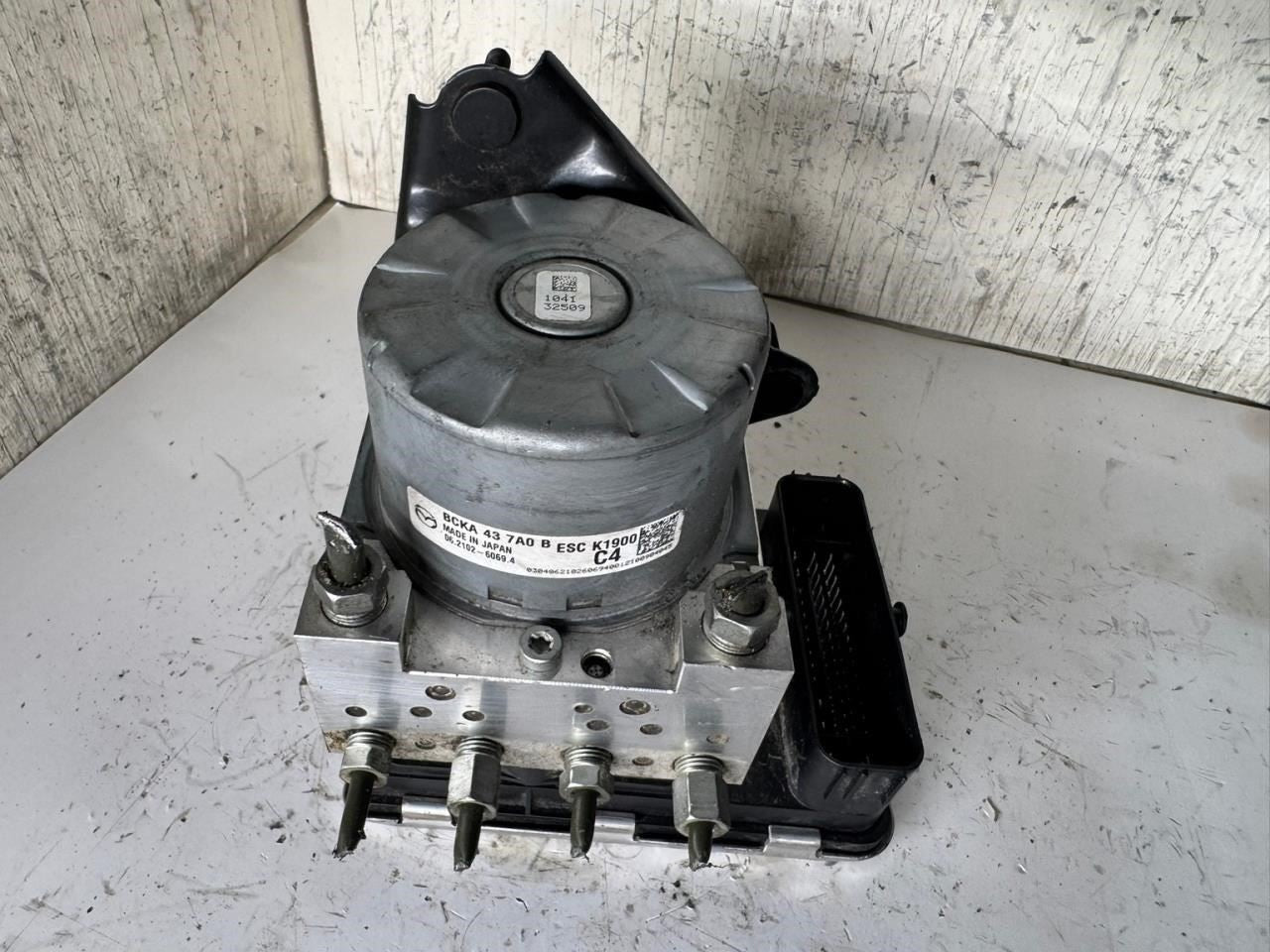 19-23 MAZDA 3 ABS Pump Anti Lock Brake Module - BCKA 43 7A0 B