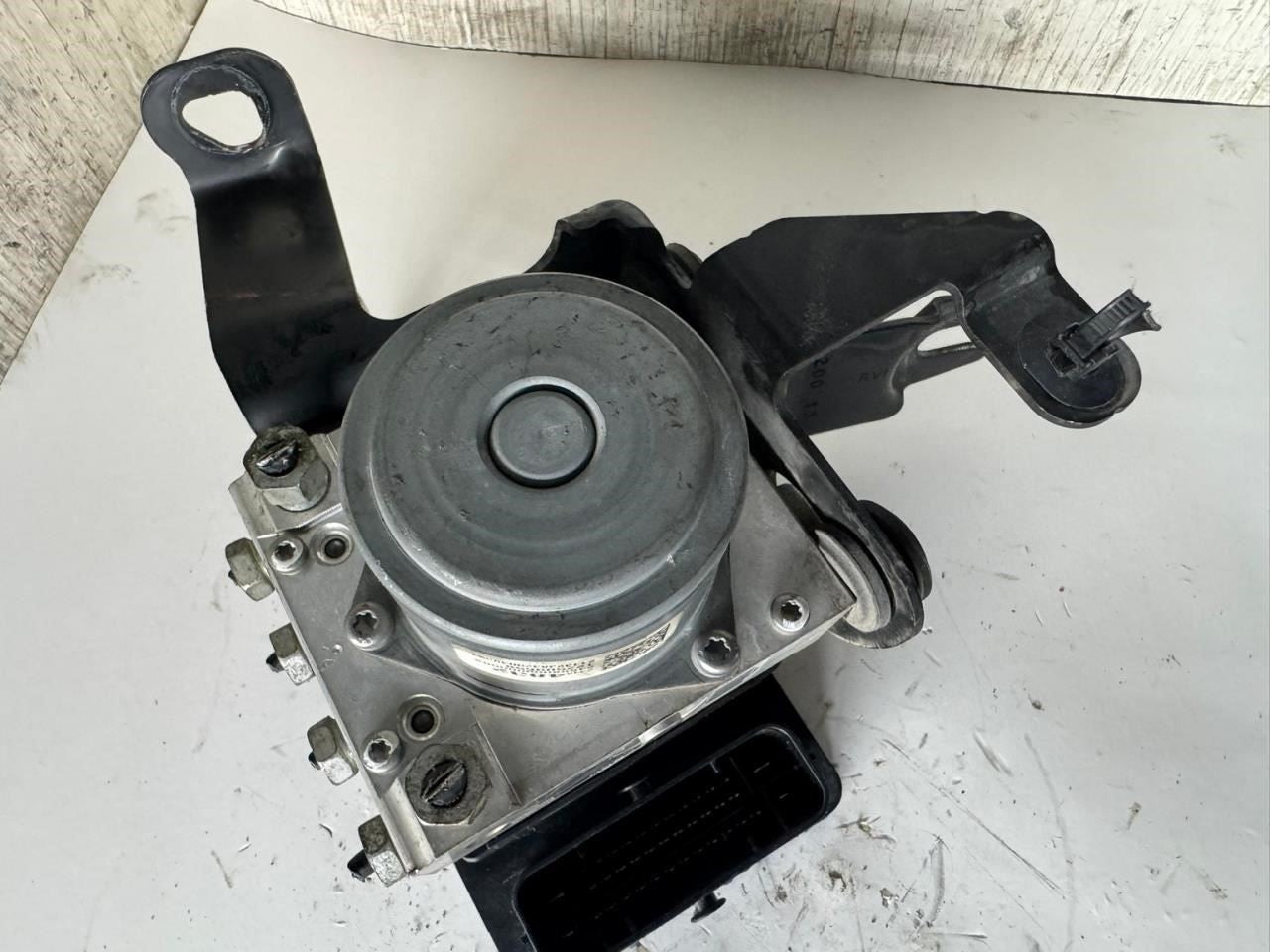 14-15 LACROSSE ABS Pump Anti Lock Brake Module - 23164832