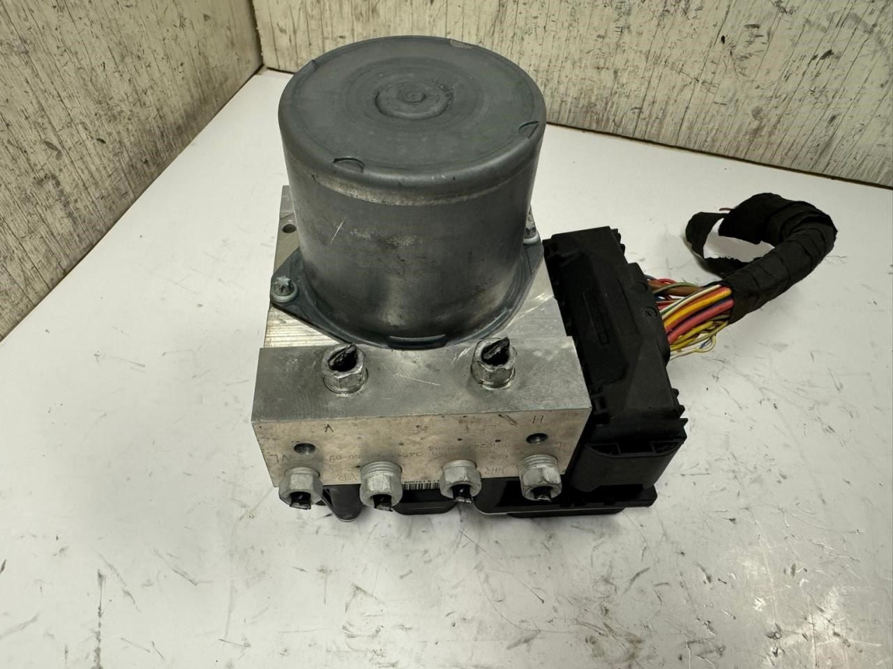2012 BMW 328i ABS Pump Anti Lock Brake Module - 3451 6784868-02