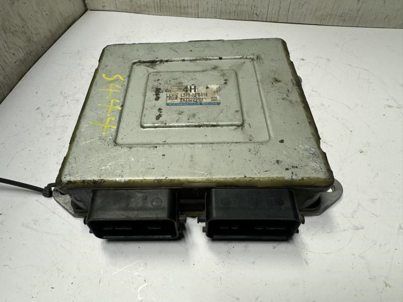 04 MAZDA 3 Engine Control Module Computer ECU ECM PCM - L373 18 881E