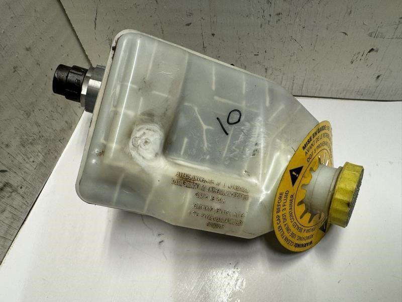 12-19 CARAVAN BRAKE MASTER CYLINDER - P04581491AD