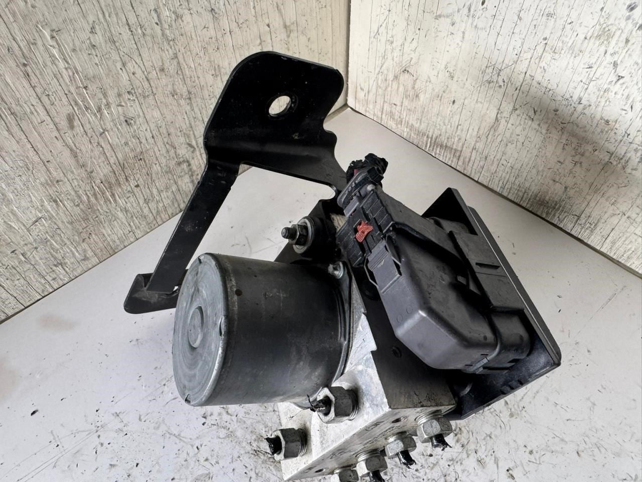 2014 TRAVERSE ABS Pump Anti Lock Brake Module - 23276843