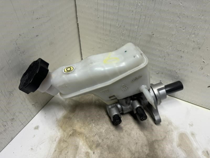 12-17 VELOSTER BRAKE MASTER CYLINDER WITH RESERVOIR TANK