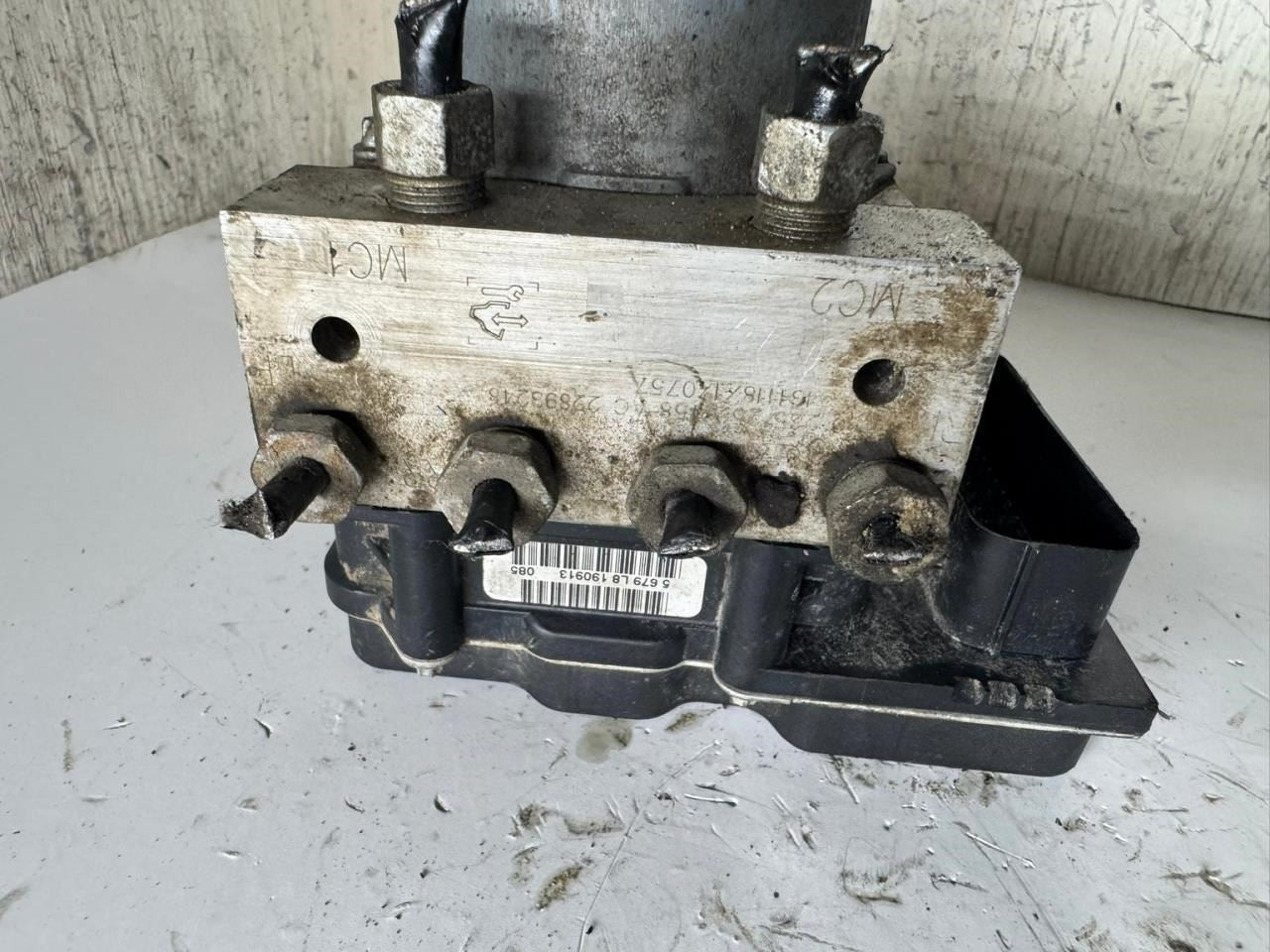 2014 TRAVERSE ABS Pump Anti Lock Brake Module - 22893248