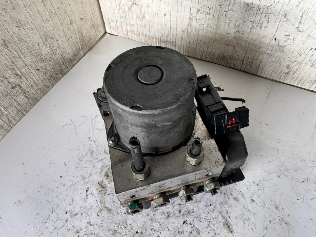 2008 OUTLOOK ABS Pump Anti Lock Brake Module - 25860504