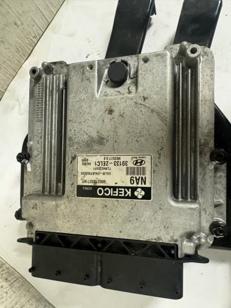 14-15 TUCSON Engine Control Module Computer ECU ECM PCM - 39133-2ELC1