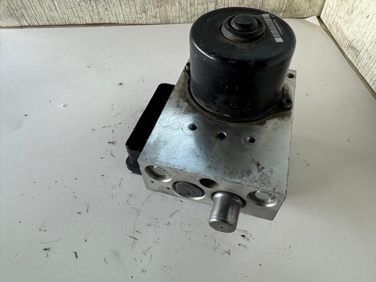 06-11 ARMADA ABS Pump Anti Lock Brake Module - 47660-ZR20B