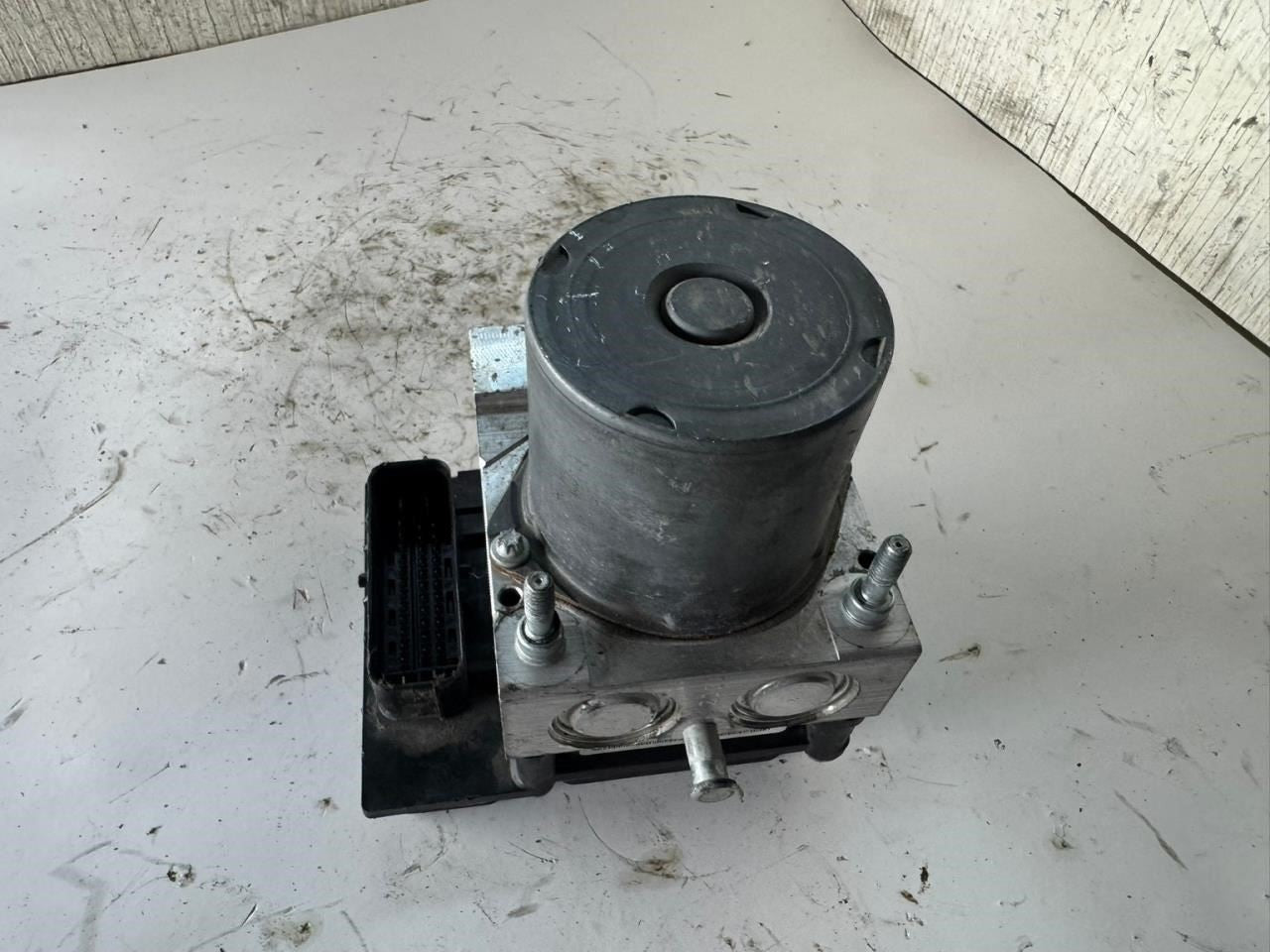 2014 TRAVERSE ABS Pump Anti Lock Brake Module - 22893248