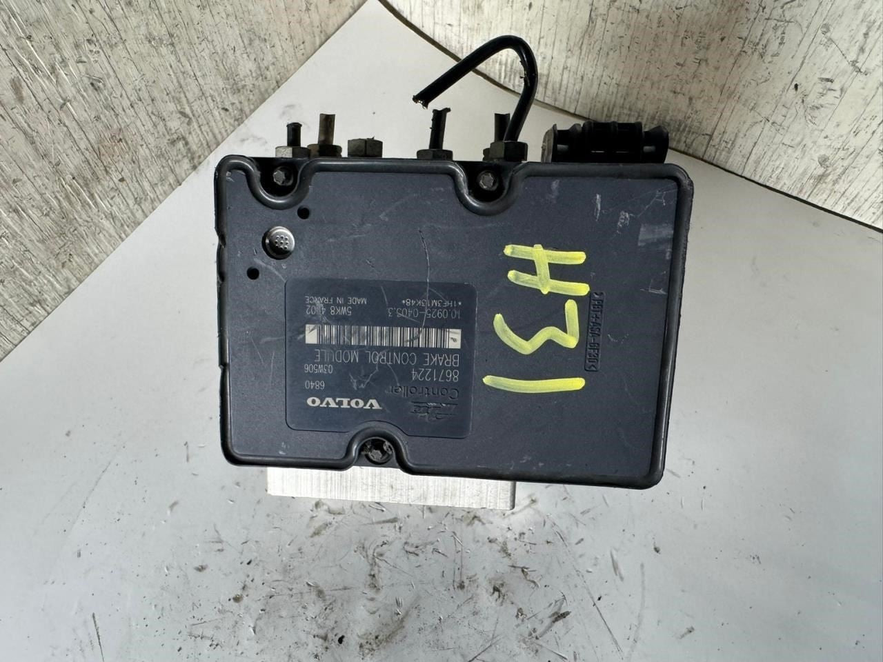 2004 S60 ABS Pump Anti Lock Brake Module - P08671223
