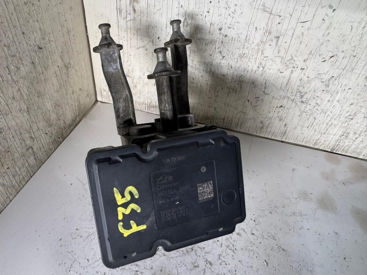 2006 CHARGER ABS Pump Anti Lock Brake Module - 25.0926-4393.3