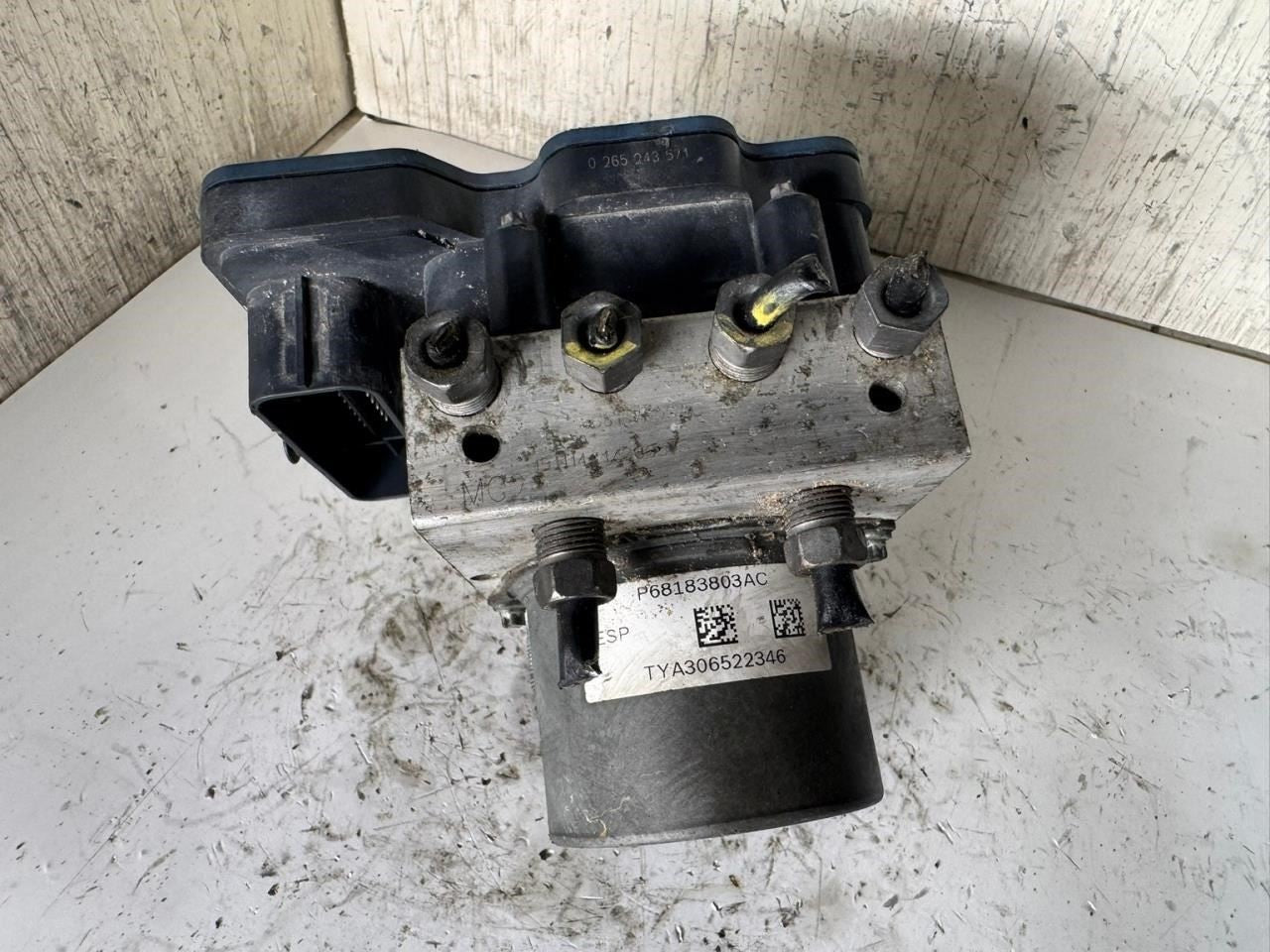 2014 CARAVAN ABS Pump Anti Lock Brake Module - P68183803AC