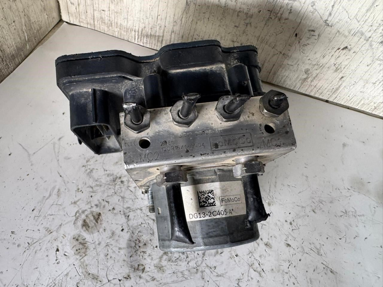 2014 TAURUS ABS Pump Anti Lock Brake Module - DG13-2C405-A