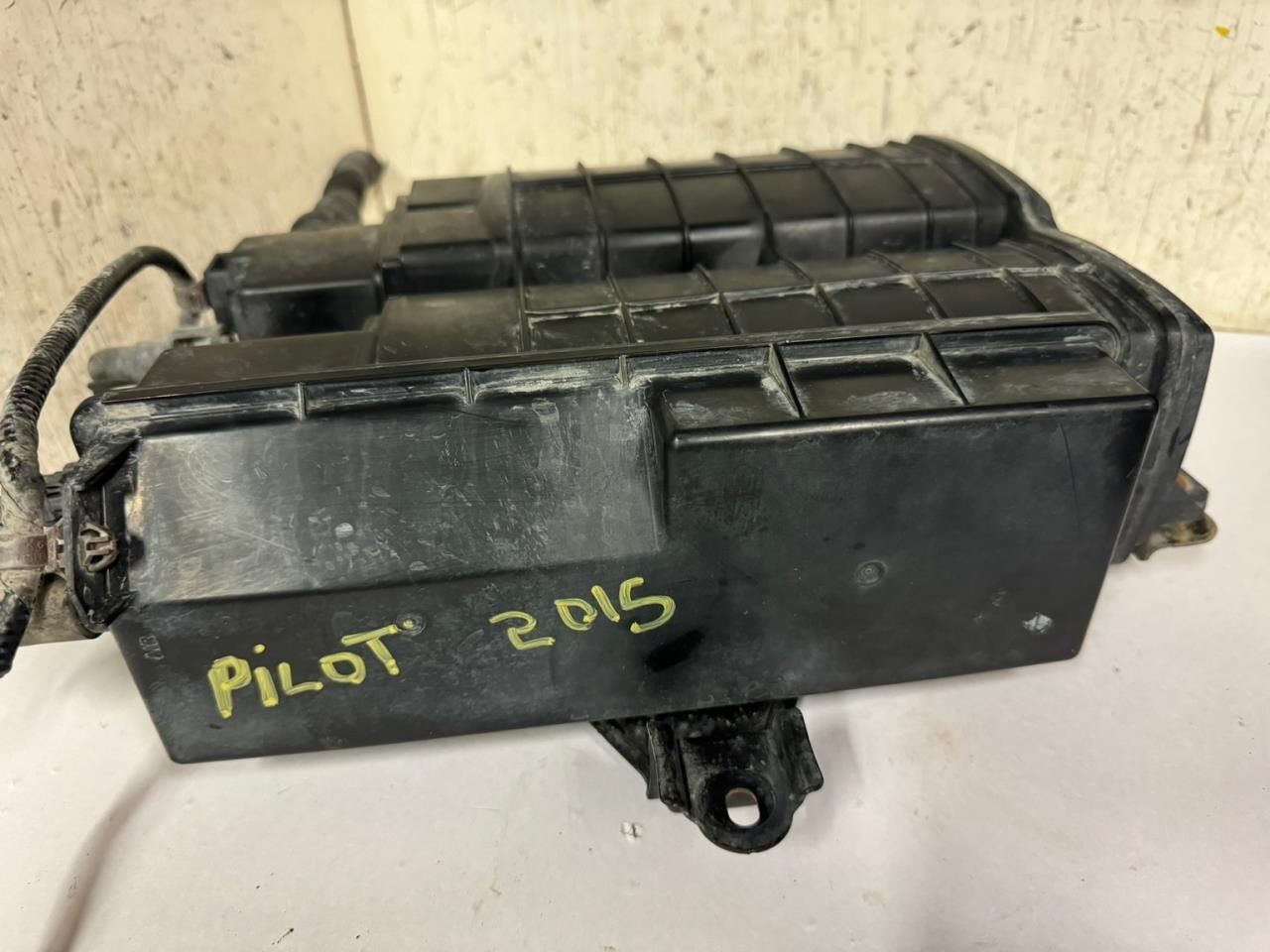 12-15 PILOT Fuse Box 