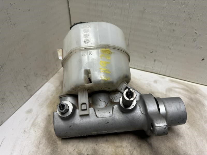 17-20 FORD F250SD PICKUP BRAKE MASTER CYLINDER WITH RESERVOIR TANK