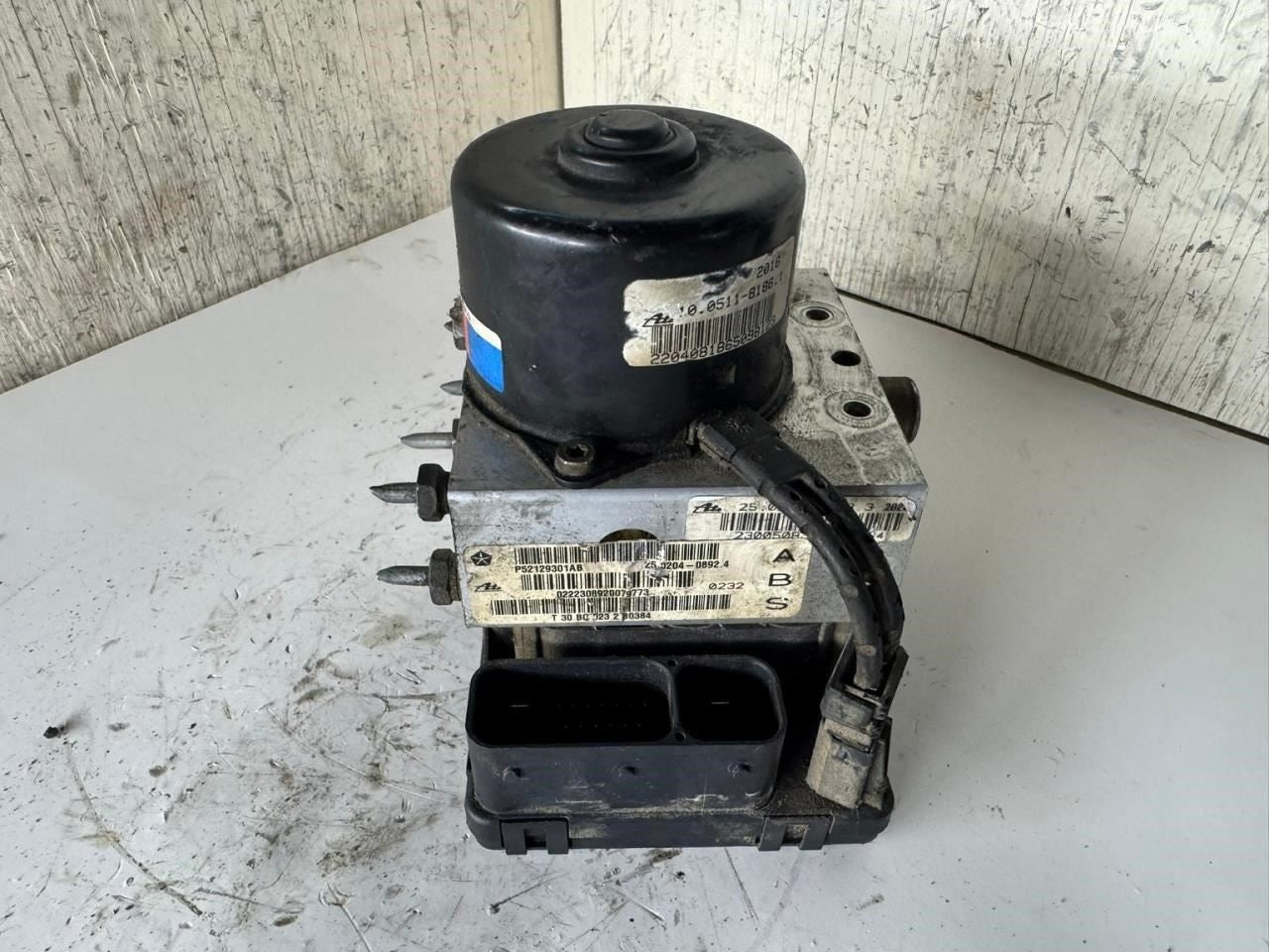 02-04 GRAND CHEROKEE ABS Pump Anti Lock Brake Module - P52129301AB