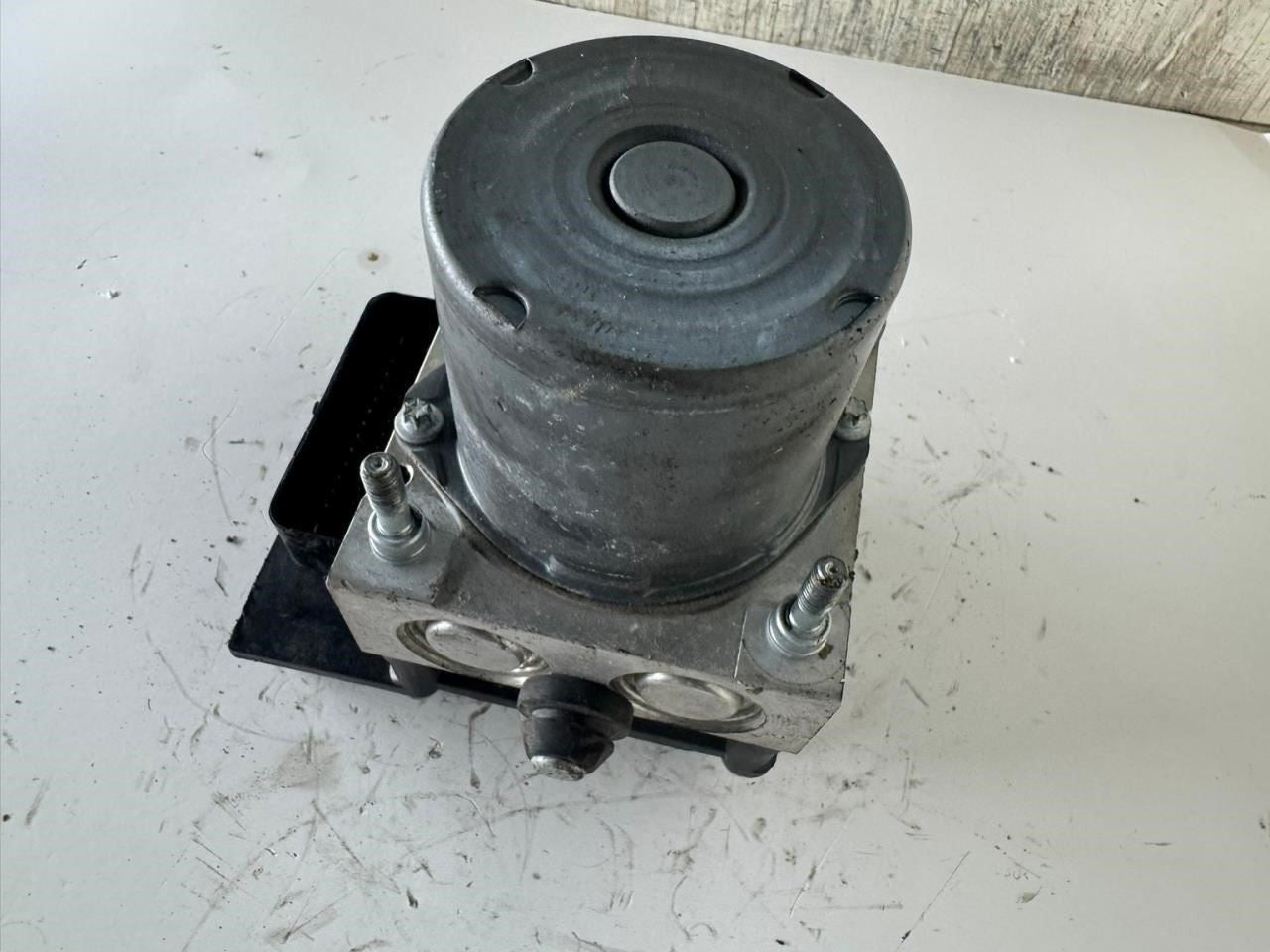 10-11 CAMARO ABS Pump Anti Lock Brake Module - 2240015