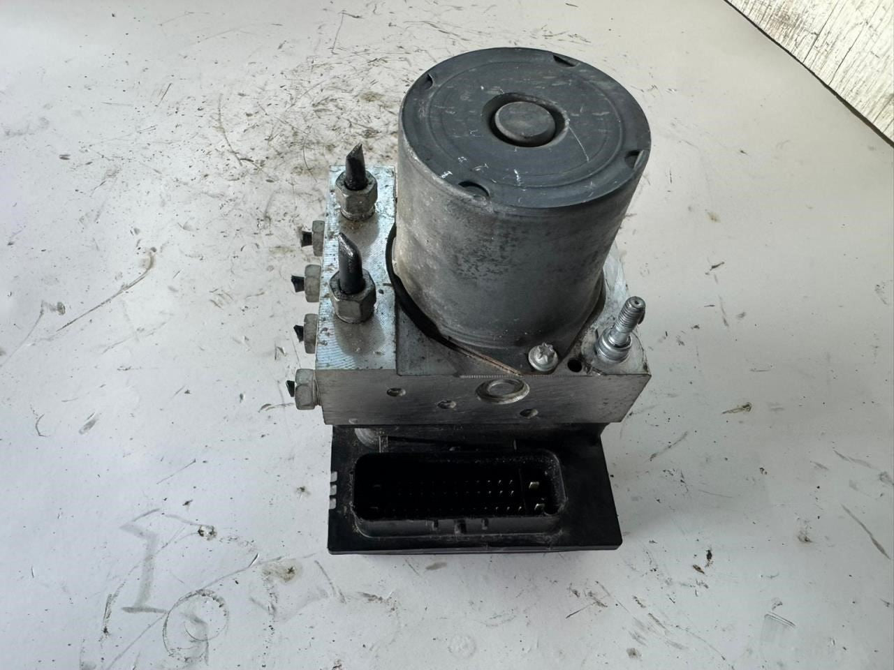 2014 TRAVERSE ABS Pump Anti Lock Brake Module - 22893248