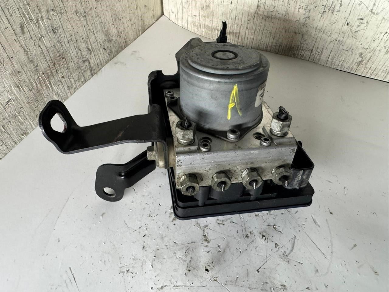 14-15 LACROSSE ABS Pump Anti Lock Brake Module - 23164832