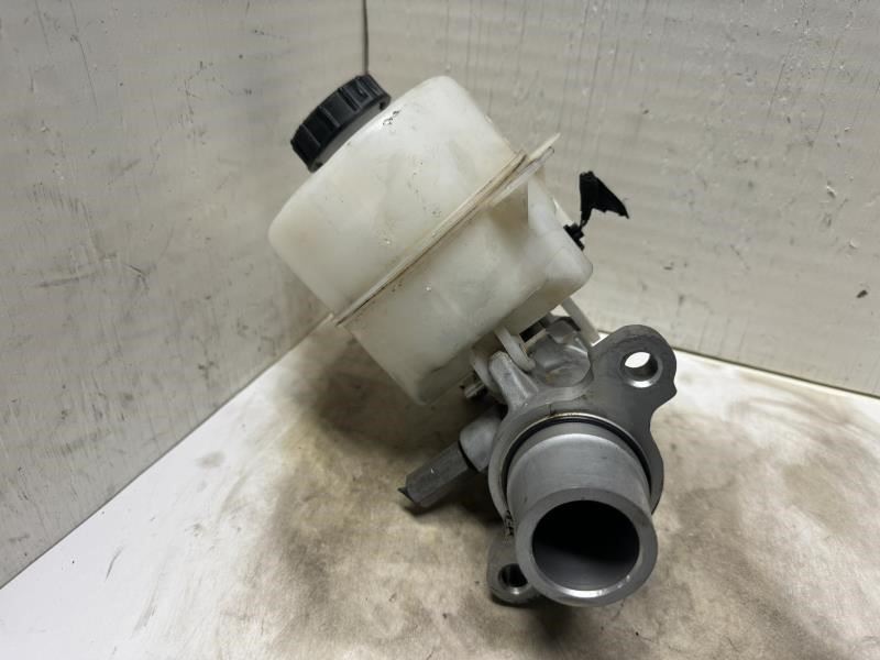 17-20 FORD F250SD PICKUP BRAKE MASTER CYLINDER WITH RESERVOIR TANK