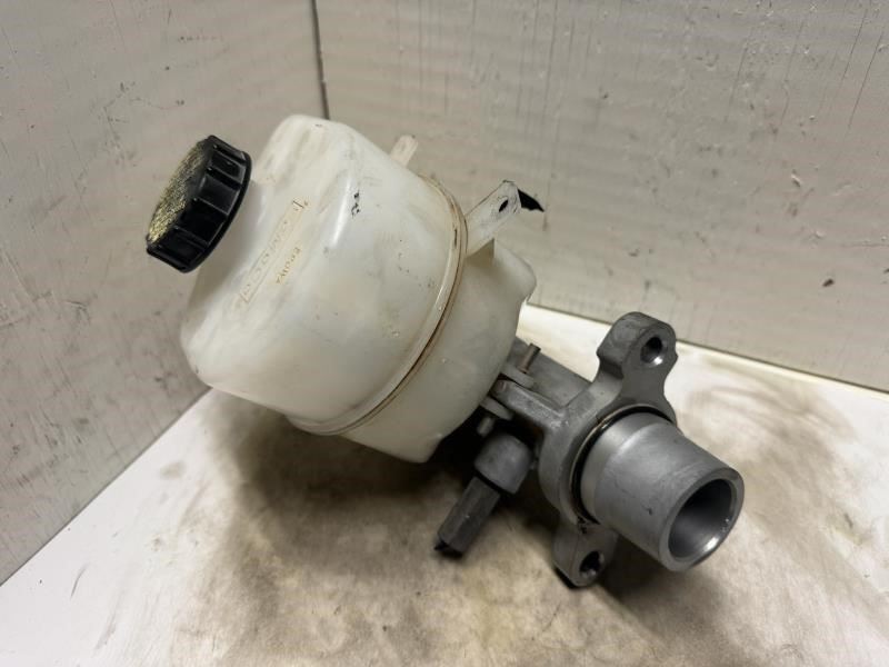 17-20 FORD F250SD PICKUP BRAKE MASTER CYLINDER WITH RESERVOIR TANK