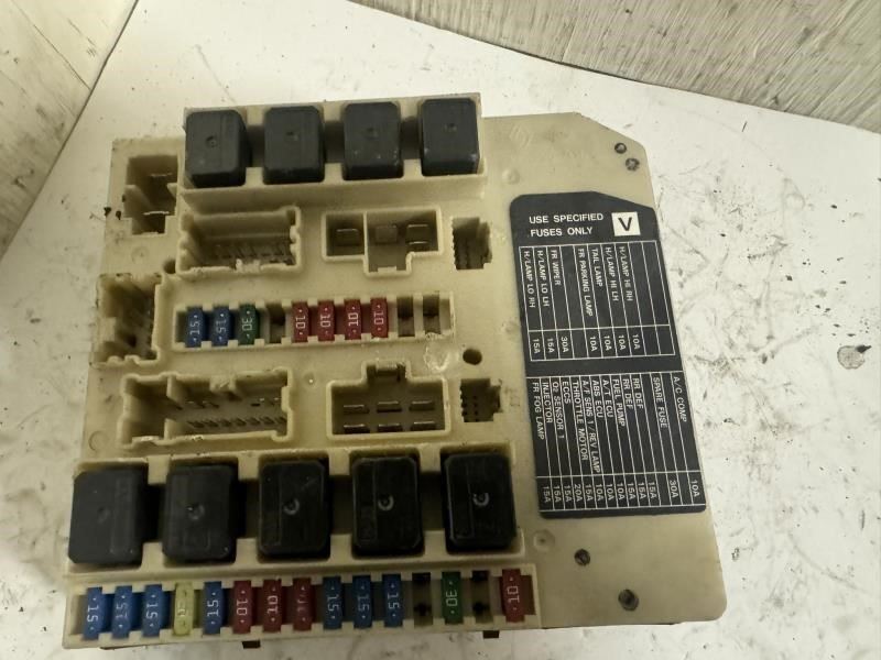 08 ROGUE Cabin Fuse Box 