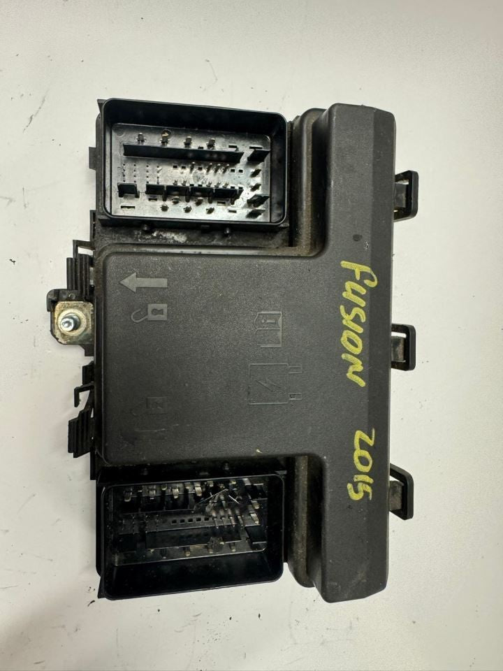 15-16 FUSION Fuse Relay Box - FG9T14A067BB