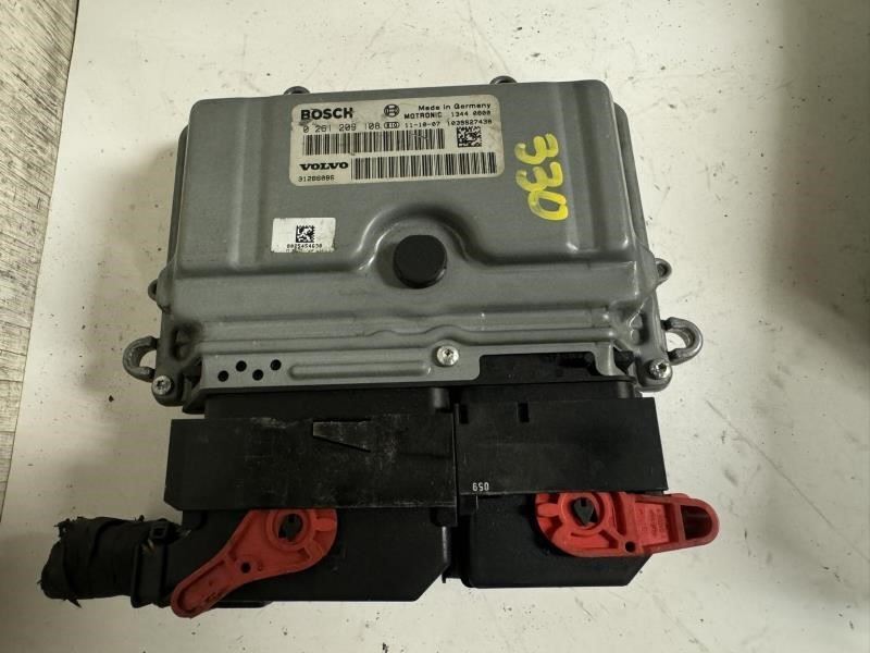 12 VOLVO 60 SERIES Engine Control Module Computer ECU ECM PCM - 0 261 209 108