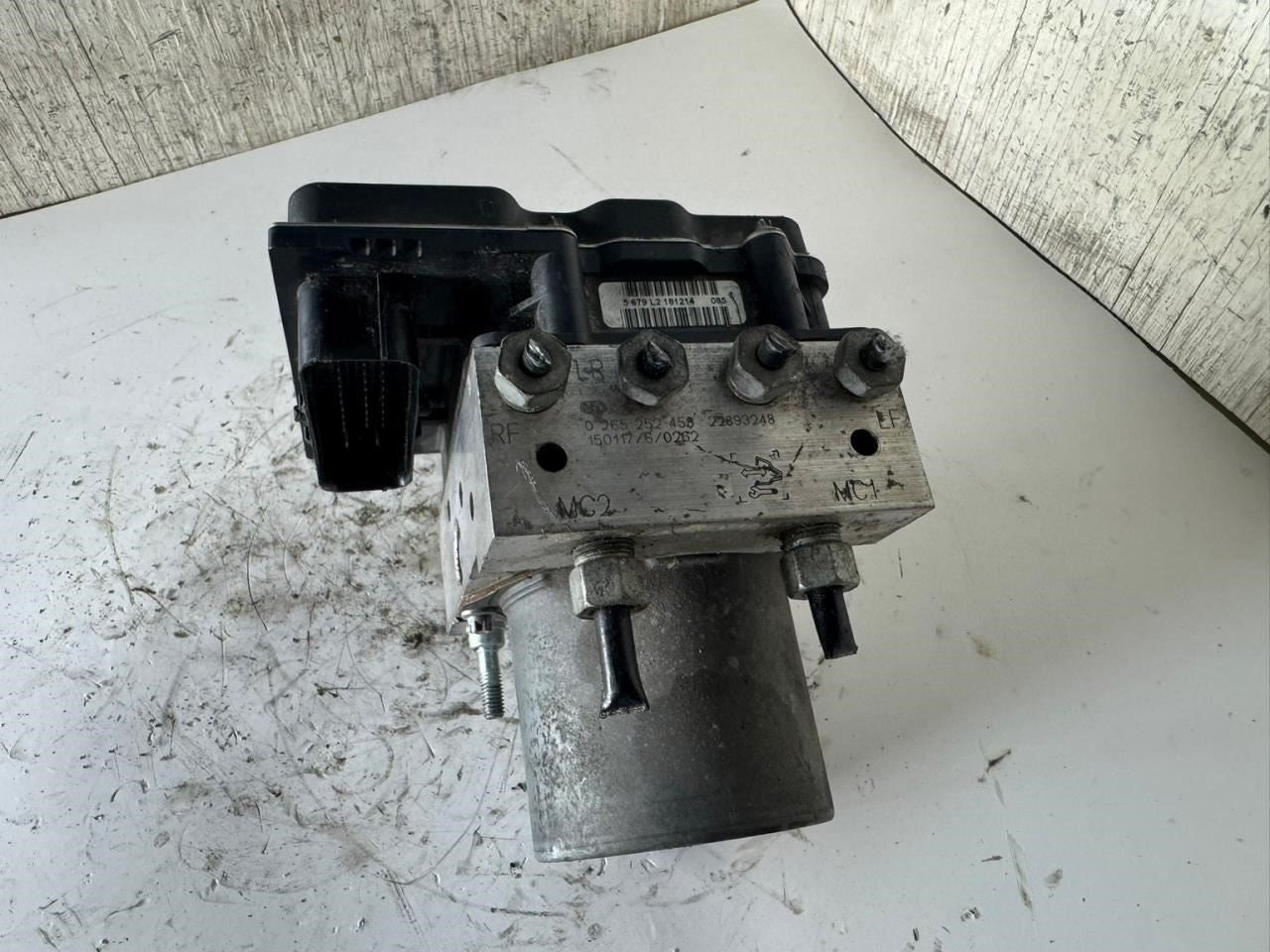 2014 TRAVERSE ABS Pump Anti Lock Brake Module - 22893248