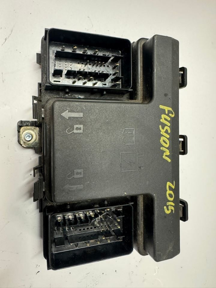 15-16 FUSION Fuse Relay Box - FG9T14A067BB