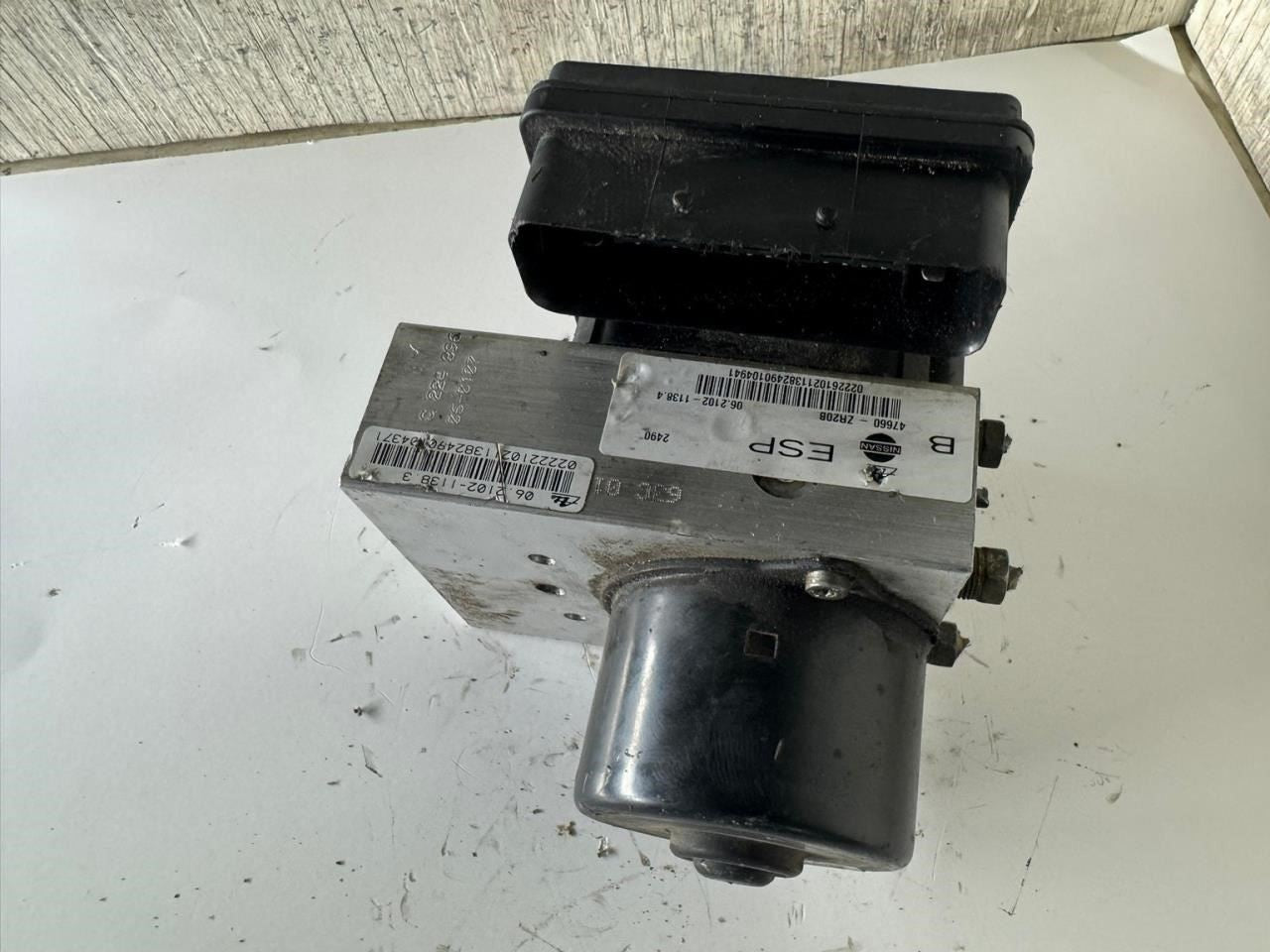 06-11 ARMADA ABS Pump Anti Lock Brake Module - 47660-ZR20B