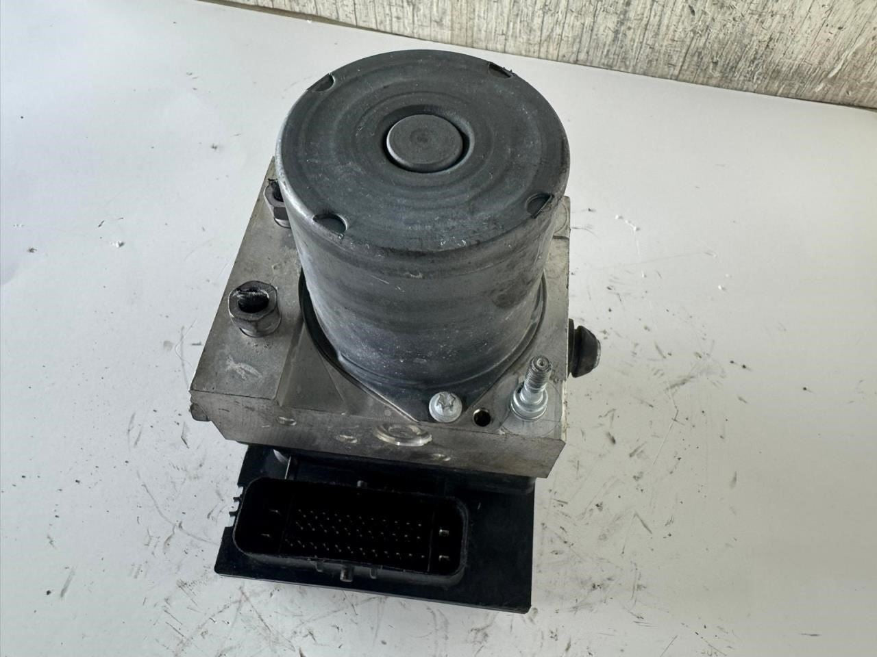 10-11 CAMARO ABS Pump Anti Lock Brake Module - 2240015