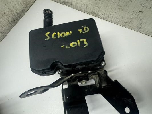 13-14 SCION XD ABS PUMP ANTI LOCK BRAKE MODULE - 116040-30740; 44540-52292