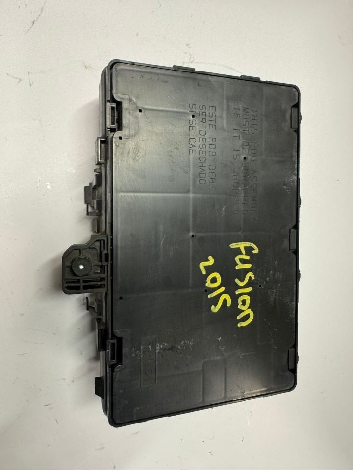 15-16 FUSION Fuse Relay Box - FG9T14A067AC