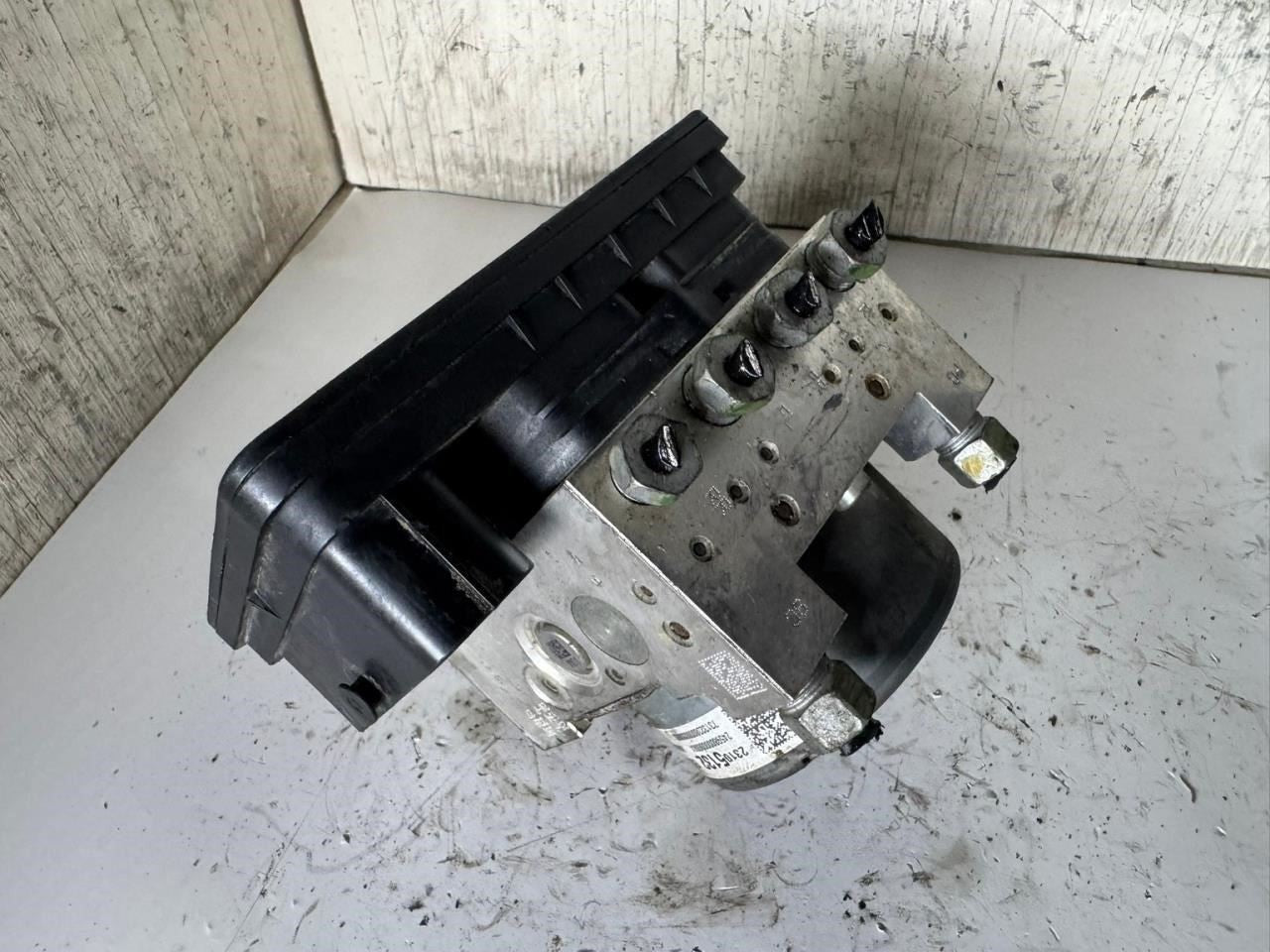 13-14 XTS ABS Pump Anti Lock Brake Module - 23105132