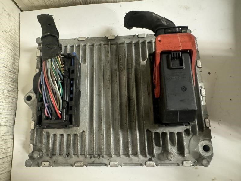 21 CHEROKEE Engine Control Module Computer ECU ECM PCM- P68493561AD; P68434922AA