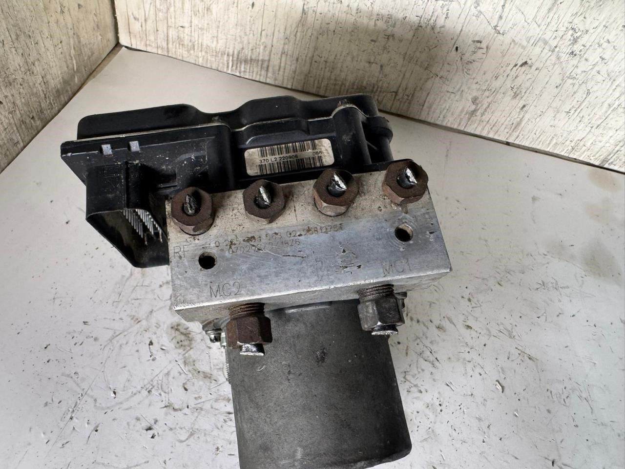 2008 OUTLOOK ABS Pump Anti Lock Brake Module - 25812784