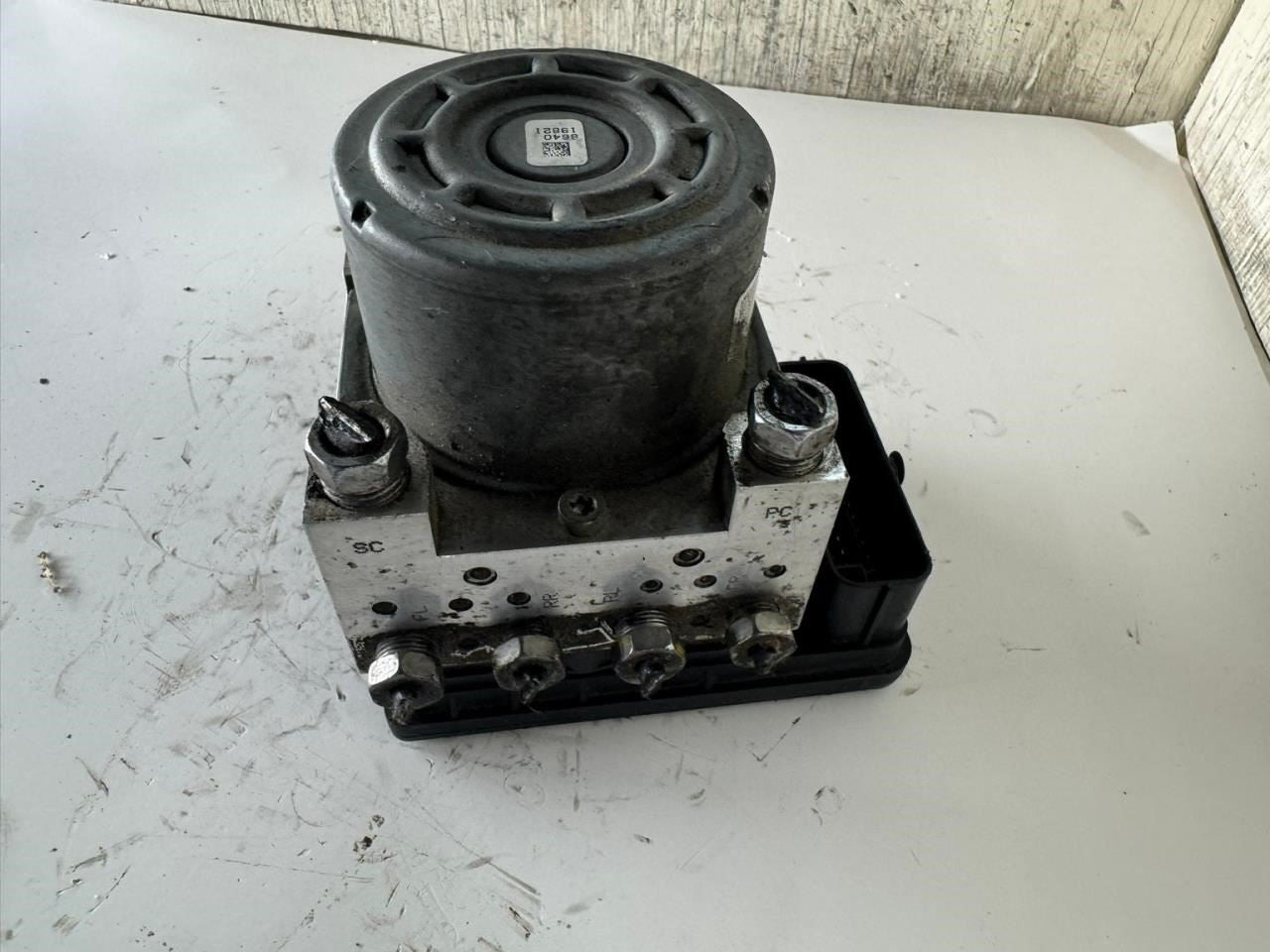 2013 ATS ABS Pump Anti Lock Brake Module - 22994616