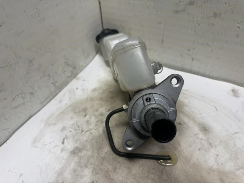 07-11 CAMRY BRAKE MASTER CYLINDER WITH RESERVOIR TANK