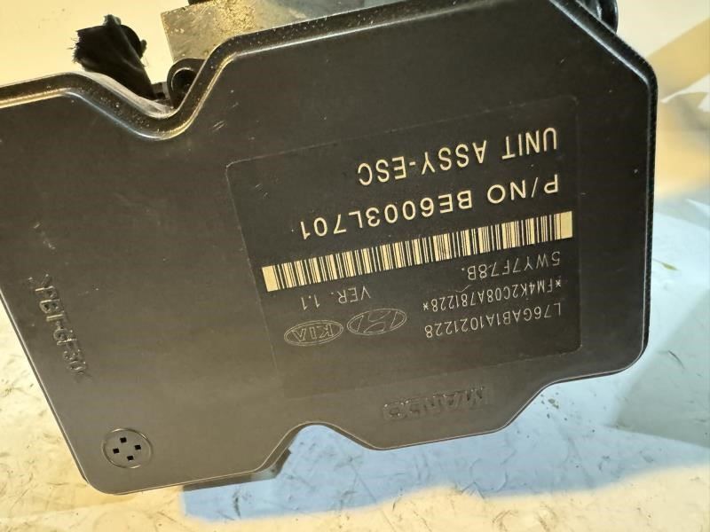 13 SORENTO ANTI LOCK BRAKE ABS CONTROL MODULE- BE6003L701