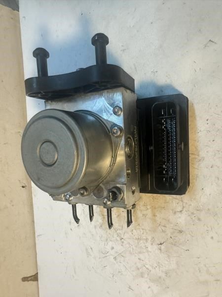 21 MERCEDES C-CLASS ANTI LOCK BRAKE SYSTEM ABS PUMP MODULE- A2059005744