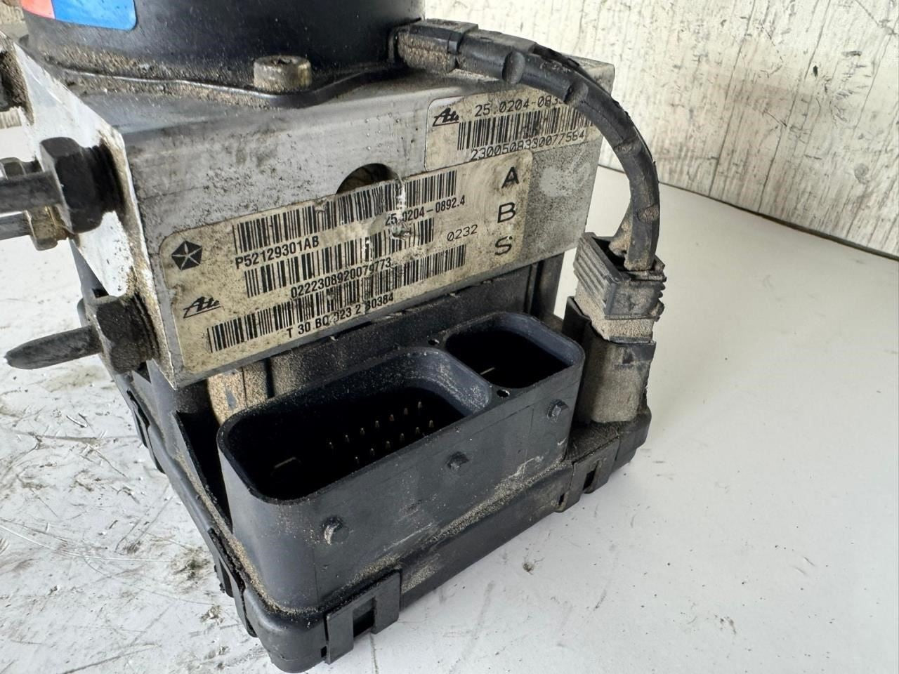 02-04 GRAND CHEROKEE ABS Pump Anti Lock Brake Module - P52129301AB